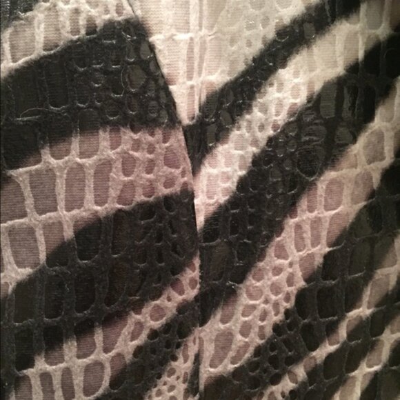 VINTAGE SELENE SPORT Faux Leather Animal Print Crocodile Textured Trench Coat - Picture 11 of 12